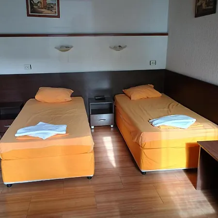 Πανσιόν билдникс Malko Tŭrnovo