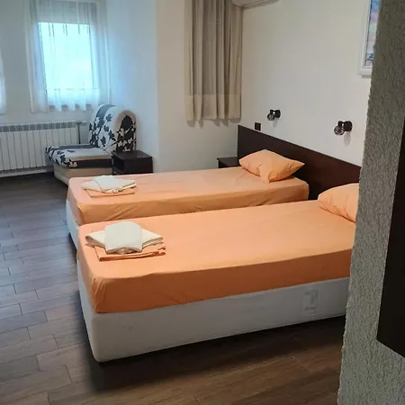 билдникс Πανσιόν Malko Tŭrnovo