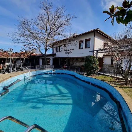 билдникс 招待所 Malko Tŭrnovo