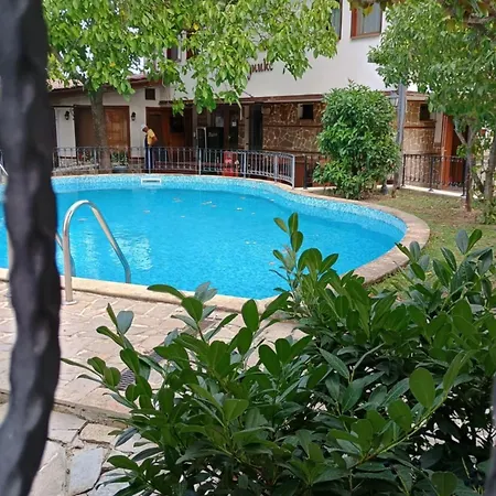 билдникс 招待所